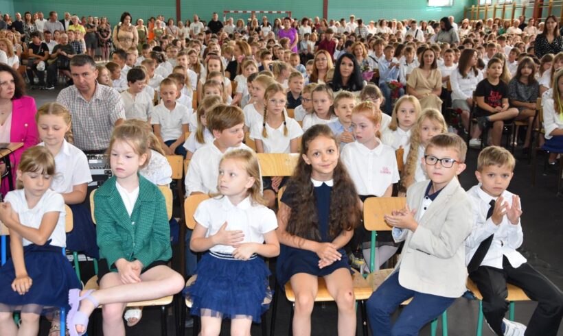 Uroczystość zakończenia roku szkolnego 2023/2024 – galeria zdjęć