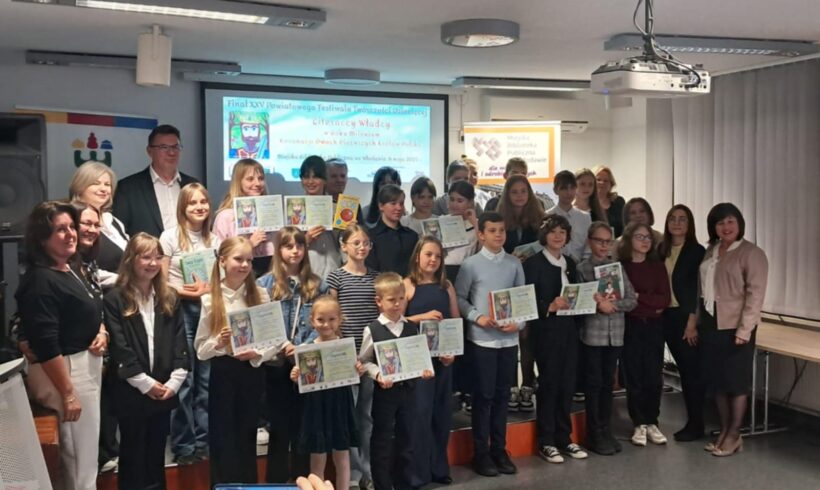 XXV Powiatowy Festiwal Twórczości Dziecięcej XXV Powiatowy Festiwal Twórczości Dziecięcej